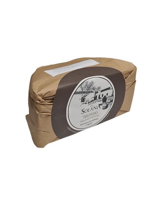 Ewe's milk cheese with black truffle 1300 grs